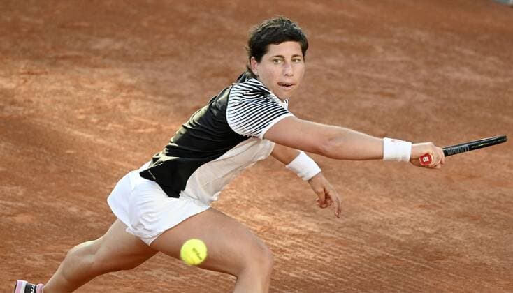 Tennis: French Open Spain s Carla Suarez Navarro plays in the first round of the French Open tennis tournament at Roland Garros in Paris on June 1, 2021, returning to competition after Hodgkin s Lymphoma treatment. 