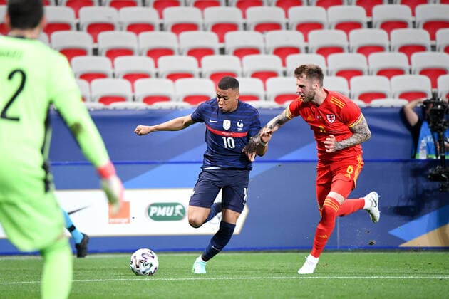10 KYLIAN MBAPPE (FRA) FOOTBALL : France vs Pays de Galles - Match Amical - Preparation UEFA EURO, EM, Europameisterschaft,Fussball 2020 - 02 06 2021 AnthonyBIBARD FEP Panoramic 