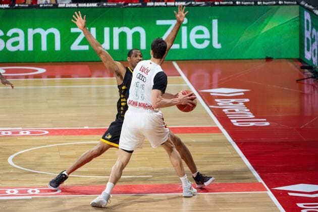 Tremmell Darden 21 (MHP Riesen Ludwigsburg), Vladimir Lucic 11 (FC Bayern), FC Bayern Basketball vs. MHP Riesen Ludwigsburg BBL Playoffs, Halbfinale, 02.06.2021 Muenchen Bayern Deutschland
