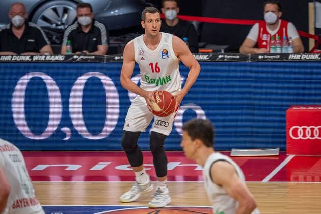 Paul Zipser 16 (FC Bayern), FC Bayern Basketball vs. MHP Riesen Ludwigsburg BBL Playoffs, Halbfinale, 02.06.2021 Muenchen Bayern Deutschland