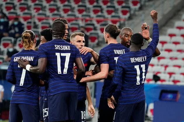 Mandatory Credit: Photo by Dave Winter BPI Shutterstock (12001941cj) Ousmane Dembele of France is congratulated after putting his side 3-0 ahead France v Wales, International Friendly, Länderspiel, Nationalmannschaft Football, Allianz Riviera, Nice, France - 02 June 2021 EDITORIAL USE ONLY No use with unauthorised audio, video, data, fixture lists, club league logos or live services. Online in-match use limited to 120 images, no video emulation. No use in betting, games or single club league player publications. France v Wales, International Friendly, Football, Allianz Riviera, Nice, France - 02 June 2021 EDITORIAL USE ONLY No use with unauthorised audio, video, data, fixture lists, club league logos or live services. Online in-match use limited to 120 images, no video emulation. No use in betting, games or single club league player publications. Copyright: xDavexWinter BPI Shutterstockx 12001941cj