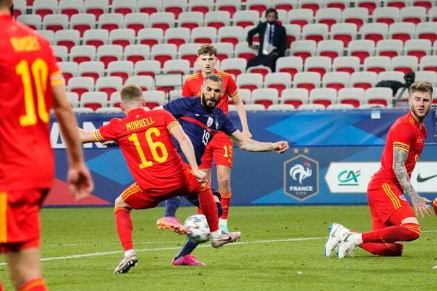 Mandatory Credit: Photo by Dave Winter BPI Shutterstock (12001941ia) Karim Benzema of France hits the post France v Wales, International Friendly, Länderspiel, Nationalmannschaft Football, Allianz Riviera, Nice, France - 02 June 2021 EDITORIAL USE ONLY No use with unauthorised audio, video, data, fixture lists, club league logos or live services. Online in-match use limited to 120 images, no video emulation. No use in betting, games or single club league player publications. France v Wales, International Friendly, Football, Allianz Riviera, Nice, France - 02 June 2021 EDITORIAL USE ONLY No use with unauthorised audio, video, data, fixture lists, club league logos or live services. Online in-match use limited to 120 images, no video emulation. No use in betting, games or single club league player publications. Copyright: xDavexWinter BPI Shutterstockx 12001941ia