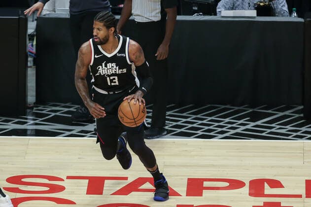 LOS ANGELES, CA - JUNE 02: LA Clippers guard Paul George (13) dribbles game 5 of the first round of the NBA, Basketball Herren, USA Western Conference Playoffs between the Dallas Mavericks and the Los Angeles Clippers on June 02, 2021, at Staples Center in Los Angeles, CA. (Photo by Jevone Moore Icon Sportswire) NBA: JUN 02 Western Playoffs First Round - Mavericks at Clippers Icon210602017