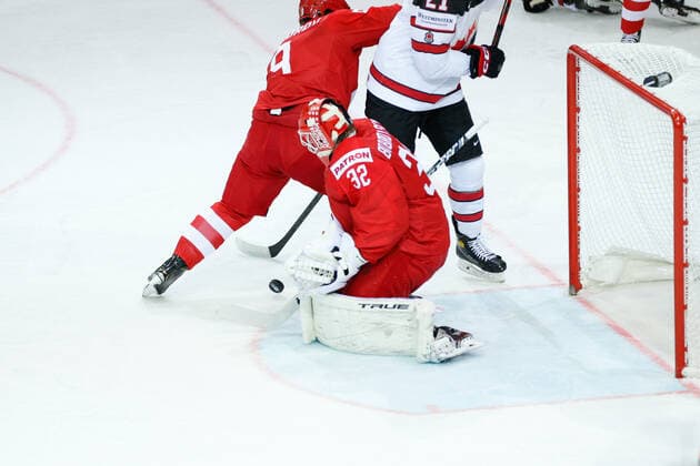 03.06.2021, Riga, Olympic Sports Centre, Quarterfinal: Russia - Canada (2021 IIHF Ice hockey, Eishockey World Championship, WM, Weltmeisterschaft , save made by goalkeeper Sergei Bobrovski (Russia) Riga Riga Latvia Copyright: xJustPictures.ch JarixPestelaccix