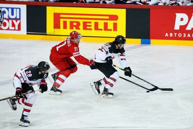 03.06.2021, Riga, Olympic Sports Centre, Quarterfinal: Russia - Canada (2021 IIHF Ice hockey, Eishockey World Championship, WM, Weltmeisterschaft , 88 Andrew Mangiapane (Canada) chased by 91 Vladimir Tarasenko (Russia) Riga Riga Latvia Copyright: xJustPictures.ch JarixPestelaccix