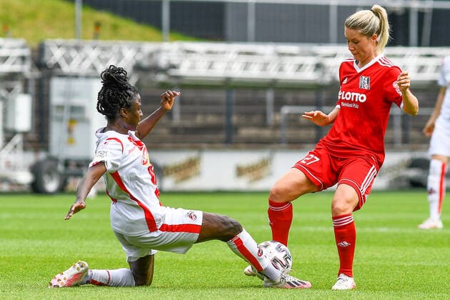 v.li.: Eunice Beckmann (Köln, 11), Natalie Stulin (FFC Niederkirchen, 27), Zweikampf, Duell, duel, tackle, tackling, Dynamik, Action, Aktion, 03.06.2021, Köln (Deutschland), Fussball, 2. Frauen-Bundesliga Süd, 1. FC Köln - 1. FFC Niederkirchen, DFB DFL REGULATIONS PROHIBIT ANY USE OF PHOTOGRAPHS AS IMAGE SEQUENCES AND OR QUASI-VIDEO.