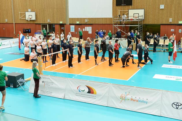Impressionen Tag 4 - Kanada-Kroatien Tokio Qualifikation Sitzvolleyball Duisburg 2021 Tag 4 - Kanada-Kroatien Tokio Qualifikation Sitzvolleyball Duisburg 2021 Vom 01. bis zum 05. Juni 2021 kämpfen sechs internationale Sitzvolleyball-Nationalmannschaften um die Qualifikation für die Paralympics 2021 in Tokio. Nur der Sieger des Turniers bekommt eine Startberechtigung. Duisburg Sportschule Duisburg Wedau Nordrhein-Westfalen Deutschland