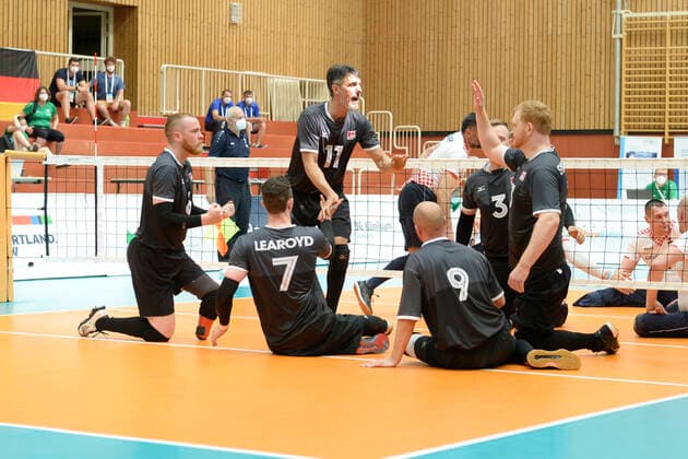 Impressionen Tag 4 - Kanada-Kroatien Tokio Qualifikation Sitzvolleyball Duisburg 2021 Tag 4 - Kanada-Kroatien Tokio Qualifikation Sitzvolleyball Duisburg 2021 Vom 01. bis zum 05. Juni 2021 kämpfen sechs internationale Sitzvolleyball-Nationalmannschaften um die Qualifikation für die Paralympics 2021 in Tokio. Nur der Sieger des Turniers bekommt eine Startberechtigung. Duisburg Sportschule Duisburg Wedau Nordrhein-Westfalen Deutschland