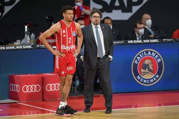 Basketball, BBL, 20210604, FC Bayern München - MHP RIESEN Ludwigsburg. Im Bild Wade BALDWIN (FC Bayern München, 2) und Head Coach des FC Bayern München Andrea TRINCHIERI. München Audi Dome Bayern Deutschland Copyright: Passion2Press MarkusxFischerx