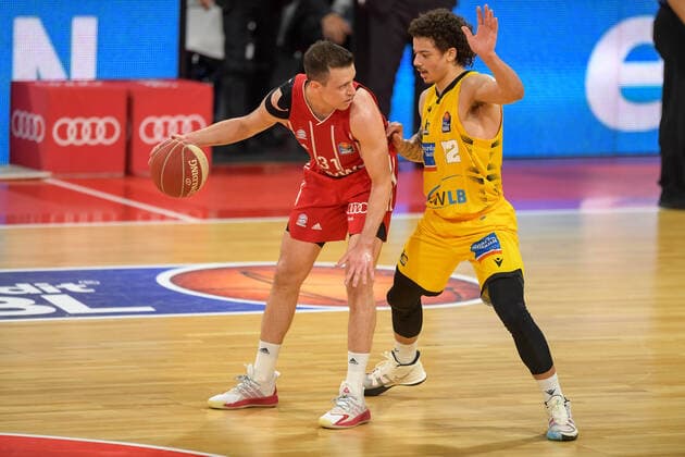 Basketball, BBL, 20210604, FC Bayern München - MHP RIESEN Ludwigsburg. Im Bild Zan Mark SISKO (FC Bayern München, 31) und Jonah RADEBAUGH (MHP Riesen Ludwigsburg, 12). München Audi Dome Bayern Deutschland Copyright: Passion2Press MarkusxFischerx