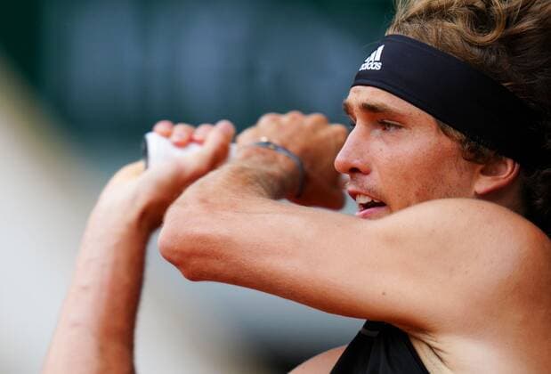 Mandatory Credit: Photo by Javier Garcia BPI Shutterstock (12014081mu) Alexander Zverev in action French Open Tennis, Day Six, Roland Garros, Paris, France - 04 Jun 2021 French Open Tennis, Day Six, Roland Garros, Paris, France - 04 Jun 2021  Copyright: xJavierxGarcia BPI Shutterstockx 12014081mu