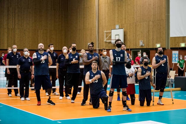 WORLD ParaVolley Men’s Final Qualifier Tokyo 2020 Paralympic Games Spiel um Platz 5-6: USA - Kanada; 05.06.2021 Die Herren Nationalmannschaft der USA bei der Hymne WORLD ParaVolley Men’s Final Qualifier Tokyo 2020 Paralympic Games Spiel um Platz 5-6: USA - Kanada; Duisburg Sportschule Wedau Copyright: xBEAUTIFULxSPORTS Wunderlx
