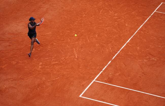 Mandatory Credit: Photo by Javier Garcia BPI Shutterstock (12019122o) Sloane Stephens in action French Open Tennis, Day Seven, Roland Garros, Paris, France - 05 Jun 2021 French Open Tennis, Day Seven, Roland Garros, Paris, France - 05 Jun 2021  Copyright: xJavierxGarcia BPI Shutterstockx 12019122o