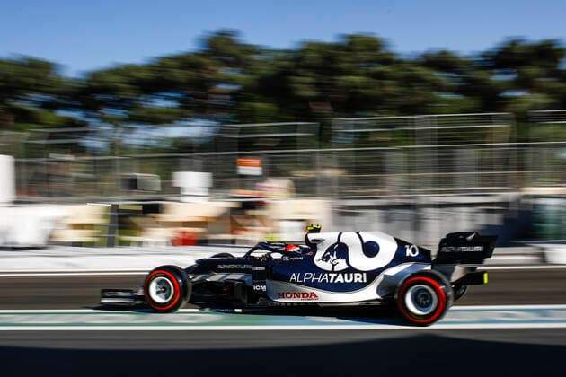 10 GASLY Pierre (fra), Scuderia AlphaTauri Honda AT02, action during the Formula 1 Azerbaijan Grand Prix 2021 from June 04 to 06, 2021 on the Baku City Circuit, in Baku, Azerbaijan FORMULE 1 : Grand Prix d Azerbaidjan - Bakou - 05 06 2021 DPPI PANORAMIC  00121011__B3_7402