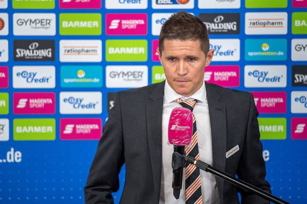 Enttaeuscht, Jaka Lakovic (Ratiopharm Ulm Trainer), Ratiopharm Ulm vs. Alba Berlin, Basketball, Playoffs, Spiel 4, Spielzeit 2020 2021, 05.06.2021, Ratiopharm Ulm vs. Alba Berlin, Basketball, Playoffs, Spiel 4, Spielzeit 2020 2021, 05.06.2021 Neu-Ulm Copyright: xEibner-Pressefoto SaschaxWaltherx EP_EER