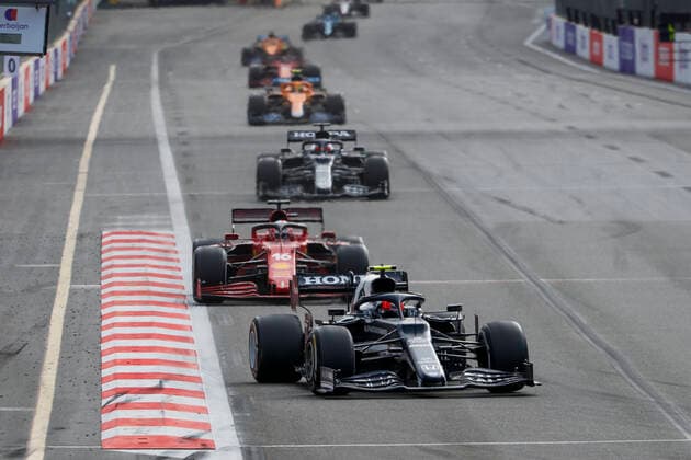 10 GASLY Pierre (fra), Scuderia AlphaTauri Honda AT02, action during the Formula 1 Azerbaijan Grand Prix 2021 from June 04 to 06, 2021 on the Baku City Circuit, in Baku, Azerbaijan - FORMULE 1 : Grand Prix d Azerbaidjan - Bakou - 06 06 2021 DPPI PANORAMIC  00121012_V2_0571JPG