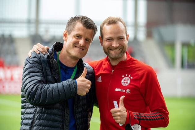 Cheftrainer Jens Scheuer (FC Bayern Frauen) mit Pressesprecher Josef Thaurer (FC Bayern Frauen), FC Bayern Frauen vs. Eintracht Frankfurt, Bundesliga Frauen, 06.06.2021 DFB regulations prohibit any use of photographs as image sequences and or quasi-video Muenchen Bayern Deutschland