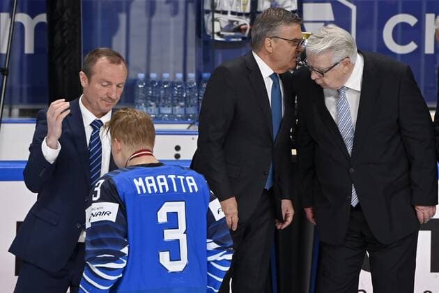 Disappointed Finnish GM Jere Lehtinen (left) and Olli Määttä during medal ceremony after 2-3 defeat at the 2021 IIHF Ice hockey, Eishockey World Championships final Finland vs Canada in Riga, Latvia on Sunday, June 6, 2021. On the background are the President of the International Ice Hockey Federation (IIHF) Rene Fasel (3rd right) and International Ice Hockey Federation IIHF Vice President Kalervo Kummola. Riika, Riga Latvia LKFTJK20210606230019ZANV  Copyright: xJussixNukarix