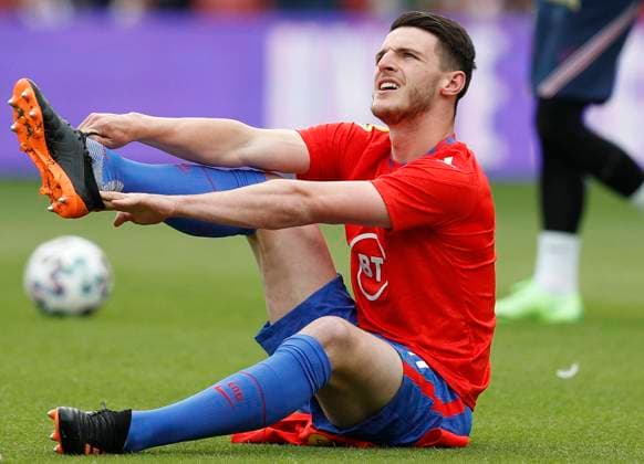 Middlesbrough, England, 6th June 2021. Declan Rice of England warms up before the International Football Friendly match at the Riverside Stadium, Middlesbrough. Picture credit should read: Darren Staples Sportimage EDITORIAL USE ONLY. No use with unauthorised audio, video, data, fixture lists, club league logos or live services. Online in-match use limited to 120 images, no video emulation. No use in betting, games or single club league player publications. SPI-1079-0081
