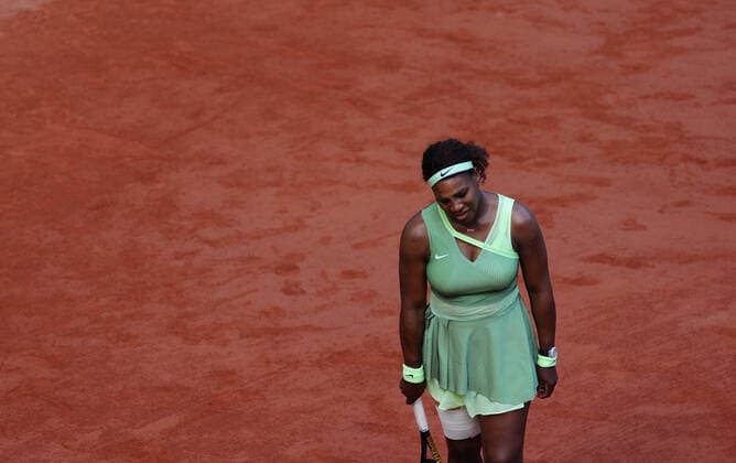 Sport Themen der Woche KW22 (210607) -- PARIS, June 7, 2021 -- Serena Williams of the United States reacts during the women s singles fourth round match between Serena Williams of the United States and Elena Rybakina of Kazakhstan at the French Open tennis tournament at Roland Garros in Paris, France, June 6, 2021. ) (SP)FRANCE-PARIS-TENNIS-ROLAND GARROS-FRENCH OPEN-WOMEN S SINGLES GaoxJing 