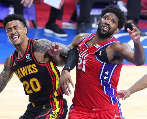 June 6, 2021, Philadelphia, PA, USA: Atlanta Hawks forward John Collins and Philadelphia 76ers center Joel Embiid battle for a rebound under the basket in a NBA, Basketball Herren, USA second round Eastern Conference playoff basketball game on Sunday, Jun 6, 2021, in Philadelphia. Philadelphia USA - ZUMAm67_ 0120587858st Copyright: xCurtisxComptonx