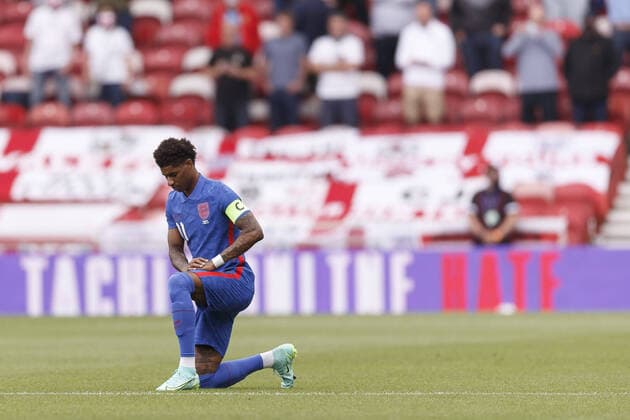 Großbritannien, Black History Month im Oktober - Sport Marcus Rashford of England takes the knee before the International Friendly, Länderspiel, Nationalmannschaft match between England and Romania at Riverside Stadium on June 6th 2021 in Middlesbrough, England Where: Middlesbrough, North Yorkshire, United Kingdom When: 06 Jun 2021 Credit: Daniel phcimages Cover Images **NOT AVAILABLE FOR PUBLICATION IN UK NEWSPAPERS** Copyright: xDaniel phcimages CoverxImagesx 41484246 EDITORIAL USE ONLY. RESTRICTED TO NEWSPAPERS BASED IN THE UK