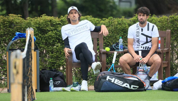 07.06.2021, ATP, Tennis Herren Tour MercedesCup Stuttgart, Weissenhofff, Tennis, im Bild: Feliciano Lopez (ESP) mit Trainingspartner