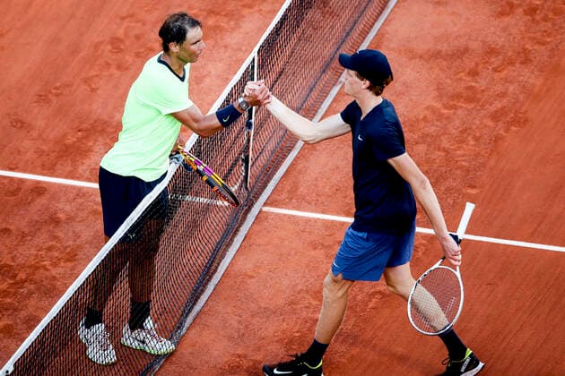TENNIS - French Open 2021 PARIS,FRANCE,07.June.21 - TENNIS - ATP, Tennis Herren World Tour, French Open, Roland Garros, Grand Slam. Image shows Rafael Nadal (ESP) and Jannik Sinner (ITA).  GEPAxpictures xPatrickxSteiner