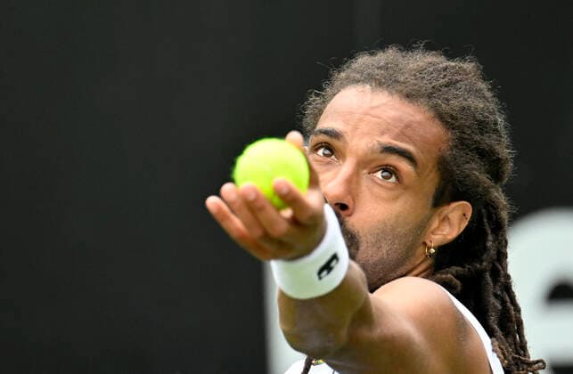 Dustin Brown (GER) Aktion Aufschlag 08.06.2021 Tennis MercedesCup Stuttgart 2021 Weißenhof ATP, Tennis Herren 07.-13.06.2021 Tennis MercedesCup Stuttgart 2021