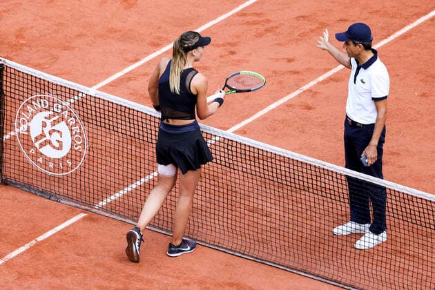 TENNIS - French Open 2021 PARIS,FRANCE,08.June.21 - TENNIS - WTA, Tennis Damen Tour, French Open, Roland Garros, Grand Slam. Image shows Paula Badosa (ESP) and the chair umpire.  GEPAxpictures xPatrickxSteiner