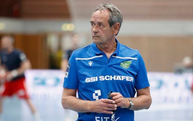 08.06.2021, Handball, 2. Bundesliga 2020-2021, 28. Spieltag, DJK Rimpar Woelfe - Wilhelmshavener HV, GER, Wuerzburg, s.Oliver Arena Bild: v. li. Trainer Rolf Brack (DJK Rimpar Wölfe) Copyright: HMBxMedia xHeikoxBecker