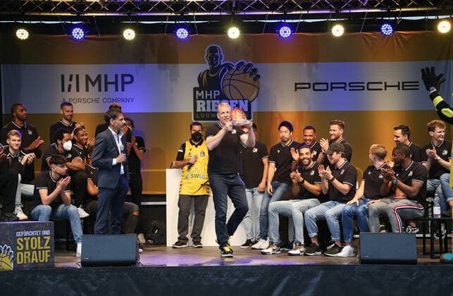 BAU 08.06.2021, Deutschland, Ludwigsburg, Basketball Bundesliga, RIESEN-Party im Autokino Kornwestheim, John Patrick (best Headcoach of the Year)