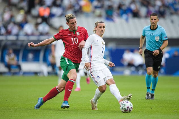 Sport Bilder des Tages Antoine Griezmann ( 7 - France ) - Bozhidar Kraev ( 10 - Bulgarie ) - FOOTBALL : France vs Bulgarie - Match Amical - Saint Denis - 08 06 2021 FedericoPestellini Panoramic 