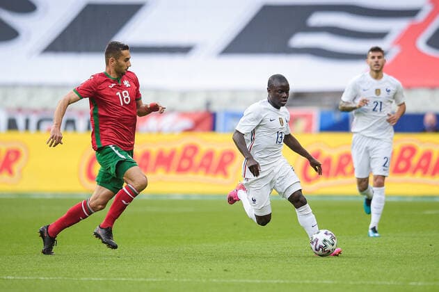 N golo Kante ( 13 - France ) - Ivaylo Chochev ( 18 - Bulgarie ) - FOOTBALL : France vs Bulgarie - Match Amical - Saint Denis - 08 06 2021 FedericoPestellini Panoramic 