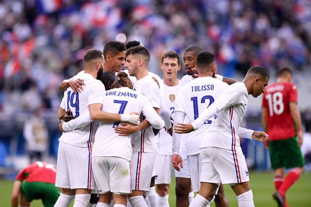 JOIE - FAIR PLAY - 21 LUCAS HERNANDEZ (FRA) - 04 RAPHAEL VARANE (FRA) - 03 PRESNEL KIMPEMBE (FRA) FOOTBALL : France vs Bulgarie - Match Amical - Preparation UEFA EURO, EM, Europameisterschaft,Fussball 2020 - 08 06 2021 FEP Panoramic 