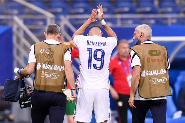 19 KARIM BENZEMA (FRA) - BLESSURE - DECEPTION - FAIR PLAY FOOTBALL : France vs Bulgarie - Match Amical - Preparation UEFA EURO, EM, Europameisterschaft,Fussball 2020 - 08 06 2021 FEP Panoramic 