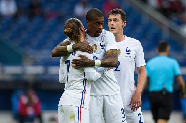 Joie des joueurs de l equipe de France apres le but de - Antoine Griezmann ( 7 - France ) - Presnel Kimpembe ( 3 - France ) - Benjamin Pavard ( 2 - France ) - FOOTBALL : France vs Bulgarie - Match Amical - Saint Denis - 08 06 2021 FedericoPestellini Panoramic 