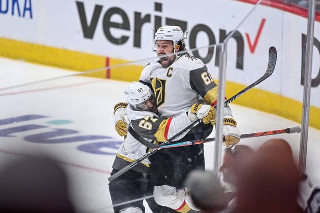 Bilder des Jahres 2021, Sport 06 Juni Sport Bilder des Tages DENVER, CO - JUNE 08: Vegas Golden Knights right wing Mark Stone (61) celebrates with left wing Max Pacioretty (67) after scoring a game winning goal in overtime during a Stanley Cup Playoffs second round game between the Vegas Golden Knights and the Colorado Avalanche at Ball Arena in Denver, Colorado on June 8, 2021. (Photo by Dustin Bradford Icon Sportswire) NHL, Eishockey Herren, USA JUN 08 Stanley Cup Playoffs Second Round - Golden Knights at Avalanche Icon132210608029