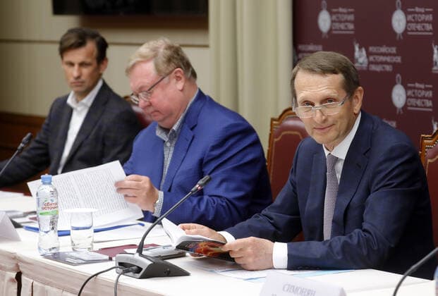 MOSCOW, RUSSIA - JUNE 9, 2021: Zenit St Petersburg head coach Sergei Semak, Russian Book Union President Sergei Stepashin and Sergei Naryshkin (L-R), Chairman of the Russian Historical Society, attend a roundtable meeting on Russian football history held by the Russian Historical Society in the run-up to the 2020 UEFA European Football Championship. Mikhail Japaridze TASS  TS104188