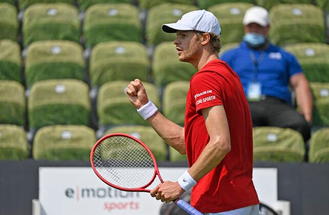 Yannick Hanfmann (GER) jubelt Jubel Faust 09.06.2021 Tennis MercedesCup Stuttgart 2021 Weißenhof ATP, Tennis Herren 07.-13.06.2021 Tennis MercedesCup Stuttgart 2021