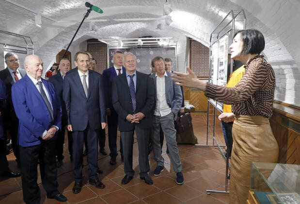 MOSCOW, RUSSIA - JUNE 9, 2021: Russian Football Union Vice President Nikita Simonyan, Russian Historical Society Chairman Sergei Naryshkin, Russian Football Union Honorary President Vyacheslav Koloskov, Lokomotiv Moscow veteran head coach Yuri Semin and State Museum of Director Yelena Istyagina-Yeliseyeva (L-R) attend a ceremony to open an exhibition titled Milestones in Russian Football History in the run-up to the 2020 UEFA European Football Championship. Mikhail Japaridze TASS  TS10419A