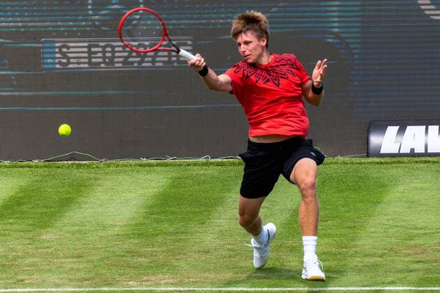 Peter Gojowczyk (GER). Deutschland, Stuttgart, 09.06.2021, Tennis, ATP250, MercedesCup 2021, 1.Runde, P.Gojowczyk (GER)-I. Ivashka (BLR), TC Weissenhof Foto: A2 Bildagentur Peter Hartenfelser