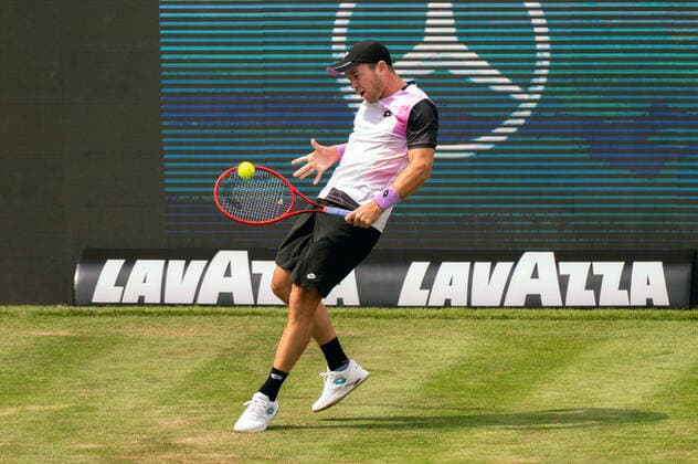 Dominik Koepfer (GER). Deutschland, Stuttgart, 09.06.2021, Tennis, ATP250, MercedesCup 2021, 1.Runde, D.Koepfer (GER)-J.Rodionov (AUT), TC Weissenhof Foto: A2 Bildagentur Peter Hartenfelser