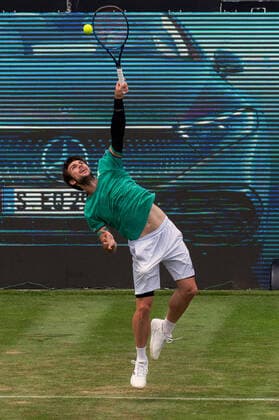 Jurij Rodionov (AUT). Deutschland, Stuttgart, 09.06.2021, Tennis, ATP250, MercedesCup 2021, 1.Runde, D.Koepfer (GER)-J.Rodionov (AUT), TC Weissenhof Foto: A2 Bildagentur Peter Hartenfelser