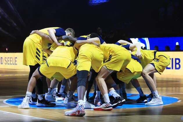 DEU, GER, easyCredit BBL, ALBA vs. Bayern Muenchen, 09.06.2021, Mercedes-Benz-Arena, Berlin, DEU, GER, easyCredit BBL, ALBA vs. Bayern Muenchen, im Bild ALBA-Spielerkreis