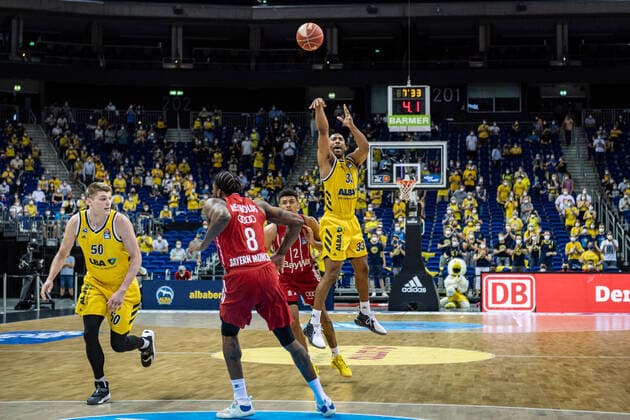 Basketball Berlin 09.06.2021 1. Bundesliga easyCredit BBL Saison 2020 2021 Playoffs Finale Spiel 1 Alba Berlin - FC Bayern München Jayson Granger (Alba Berlin, No.33)