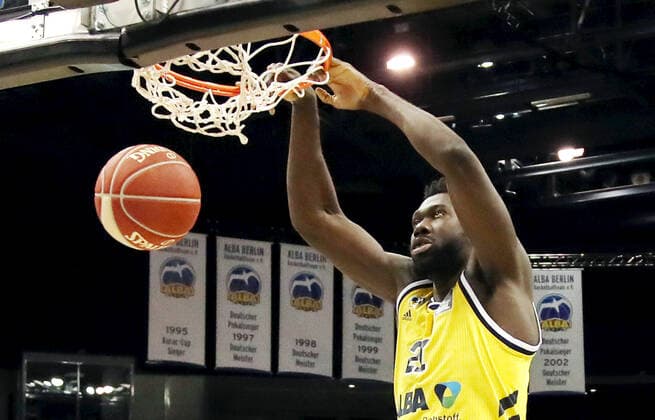 Jean Marc Christ Koumadje Aktion Oberkoerper Oberkörper Basketball Play Off Finale BBL Bundesliga Herren Saison 2020 2021 09.06.2021 ALBA Berlin vs. FC Bayern München