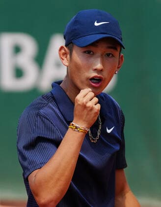 (210610) -- PARIS, June 10, 2021 -- Shang Juncheng of China reacts during the boys singles third round match against Leo Borg of Sweden at the French Open tennis tournament at Roland Garros in Paris, France, June 9, 2021. ) (SP)FRANCE-PARIS-TENNIS-ROLAND GARROS-FRENCH OPEN-BOY S SINGLES-DAY 11 GaoxJing 
