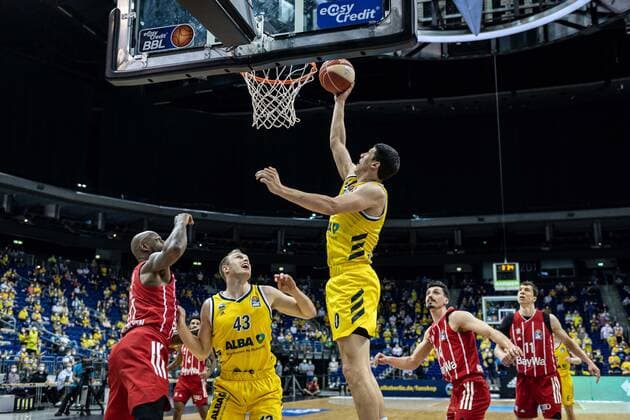 Basketball Berlin 09.06.2021 1. Bundesliga easyCredit BBL Saison 2020 2021 Playoffs Finale Spiel 1 Alba Berlin - FC Bayern München Simone Fontecchio (Alba Berlin, No.20)