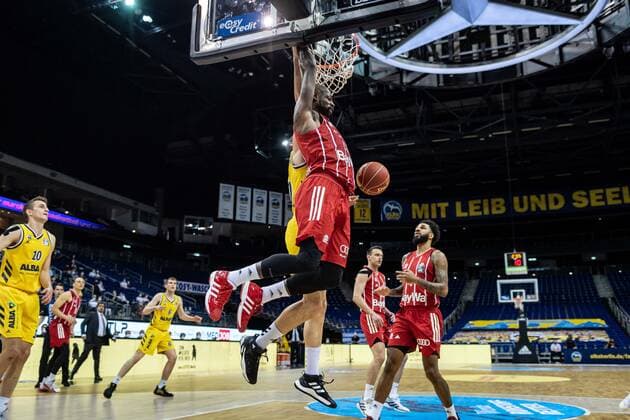 Basketball Berlin 09.06.2021 1. Bundesliga easyCredit BBL Saison 2020 2021 Playoffs Finale Spiel 1 Alba Berlin - FC Bayern München James Gist (München, No.21)
